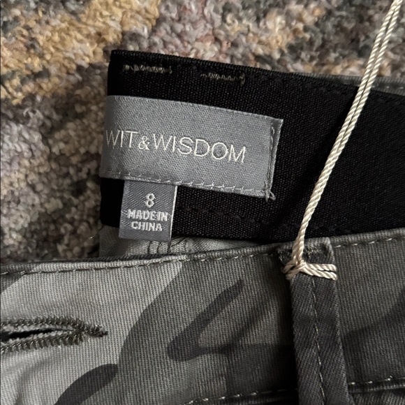 Wit & Wisdom Absolution High Rise - Picture 2 of 5